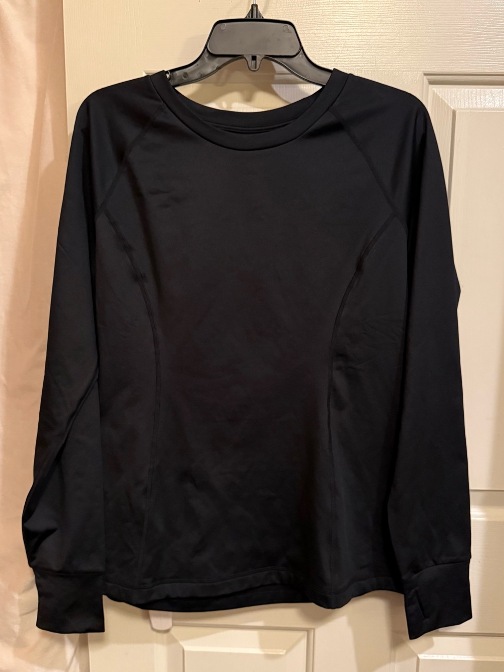 Eddie Bauer Black Crewneck Performance Sweater with thumbholes Size XL